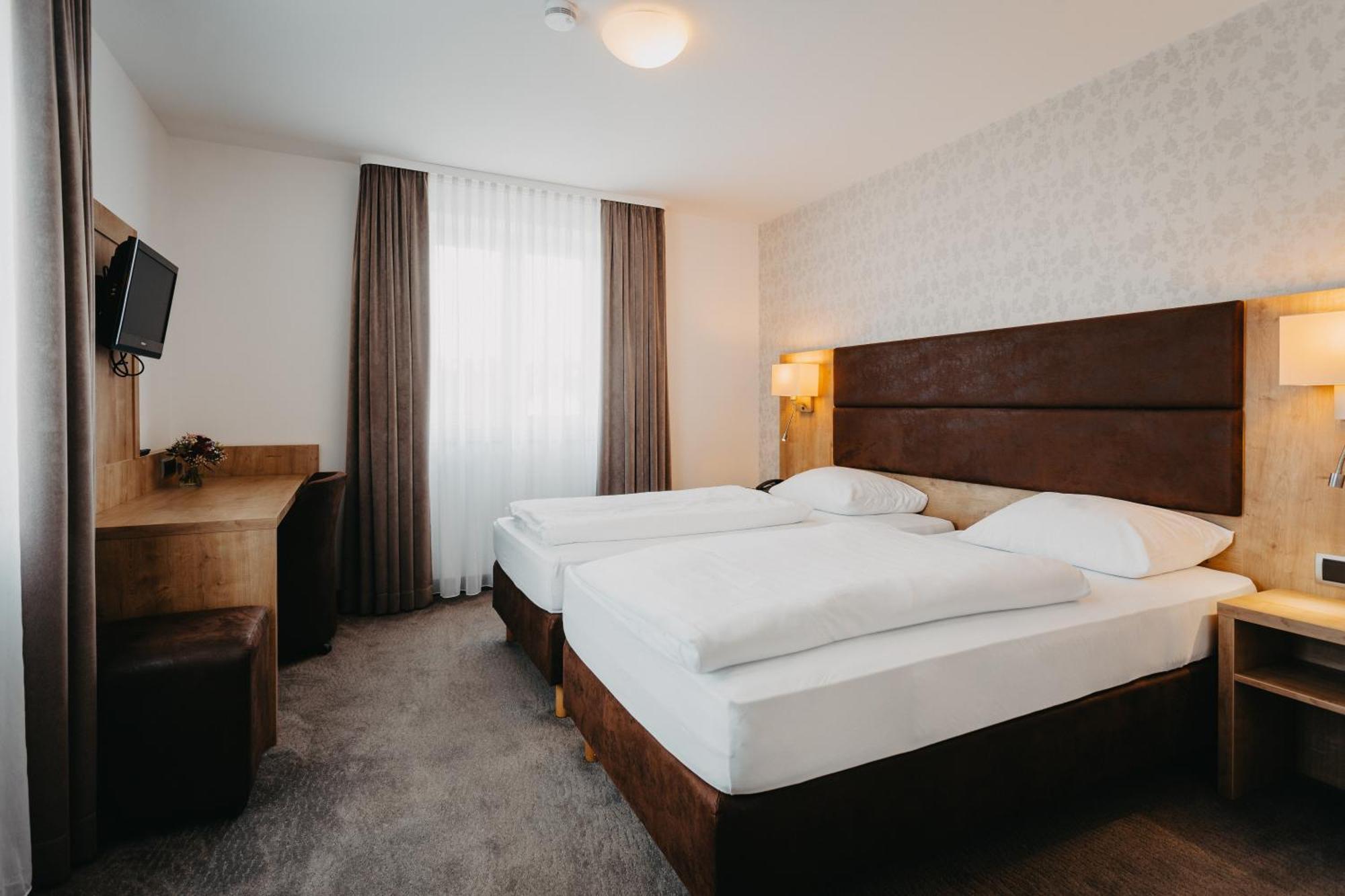 Hirschenwirt Hotel Eichstätt Екстериор снимка